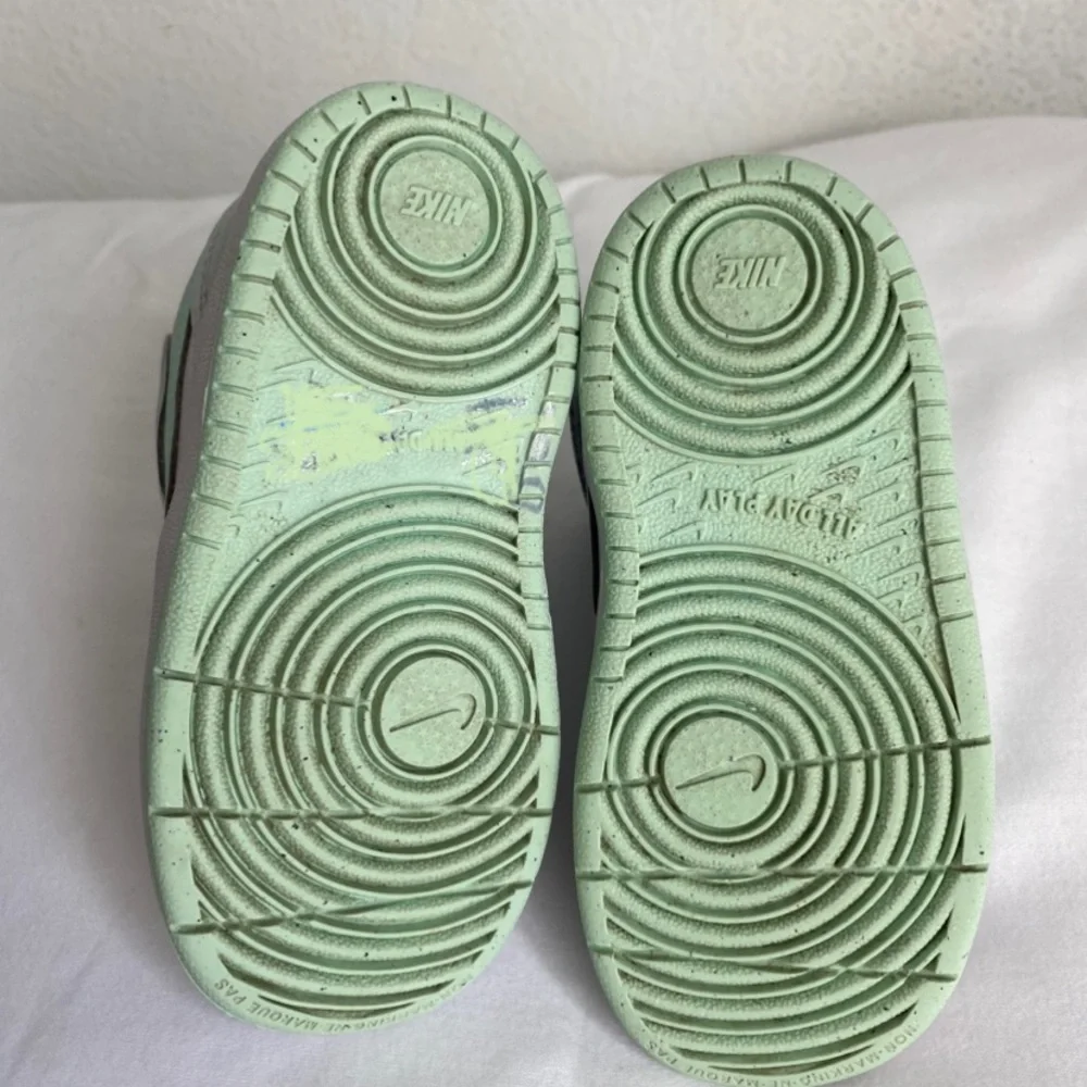 NIKE Toodler Unisex Nike Court Borough Mid 2 Mint Sneakers Size 8C/14 cm